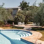 Drei-zimmer-panorama-wohnung Mit Terrasse Und Sommerpool By Interhome Lejlighed
