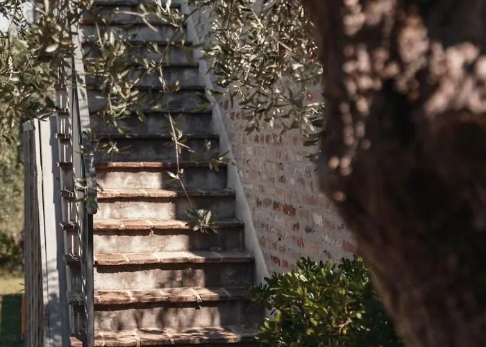 Drei-zimmer-panorama-wohnung Mit Terrasse Und Sommerpool By Interhome *