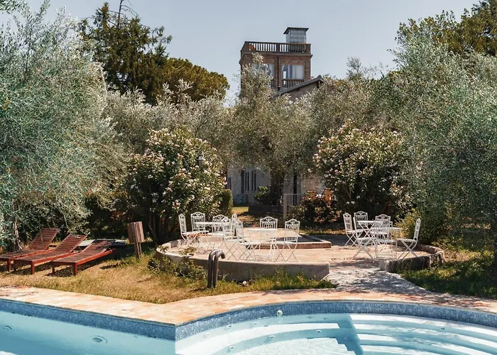 Drei-zimmer-panorama-wohnung Mit Terrasse Und Sommerpool By Interhome *