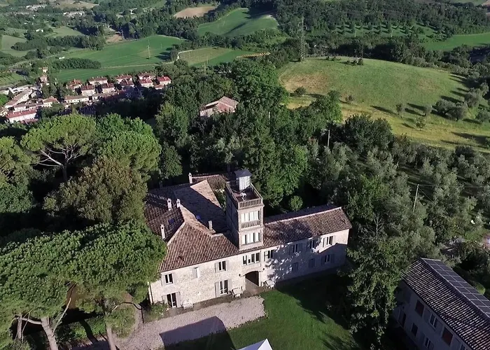 Drei-zimmer-panorama-wohnung Mit Terrasse Und Sommerpool By Interhome