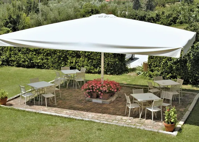 Apartment Drei-zimmer-panorama-wohnung Mit Terrasse Und Sommerpool By Interhome *